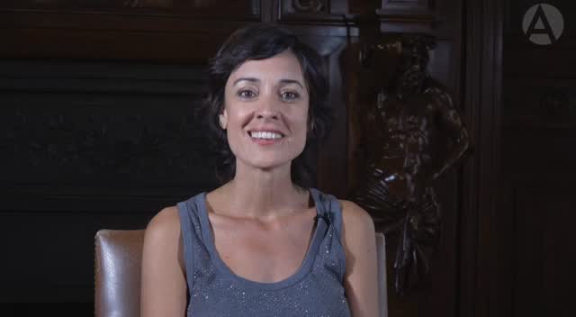 🎬 La actriz y productora argentina Martina Gusman (@margusman) visitó Casa de América en el marco del Festival Cine por Mujeres Madrid (@fcinepormujeres), donde participó en el encuentro ‘Entre creadoras’ junto a Antonia Zegers.

En esta entrevista, reflexiona sobre la representación femenina en el cine, su proceso creativo y los proyectos que impulsa desde la producción. “Decidí ser la productora de mi propia actriz, para poder elegir las historias que quiero contar y cómo contarlas”, afirma.

📺 Puedes ver la entrevista completa en nuestro canal de YouTube, enlace en la biografía.

#MartinaGusman #CinePorMujeres #CineIberoamericano #CasaDeAmérica #EntreCreadoras