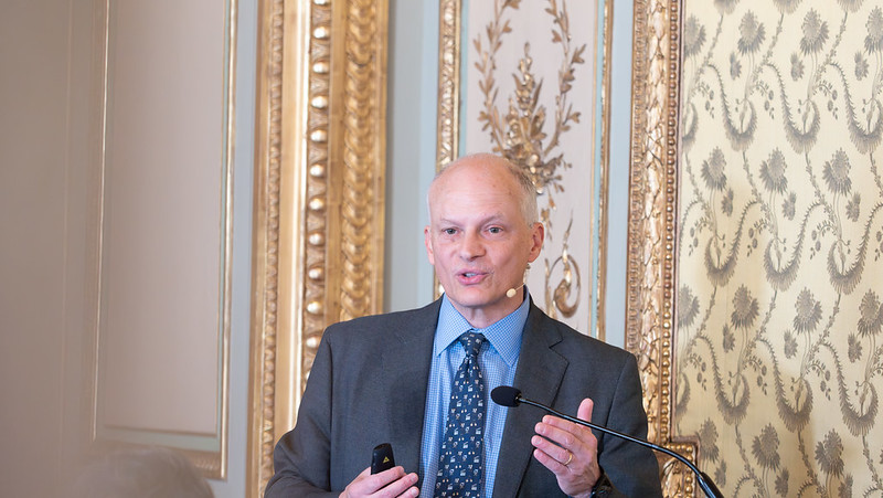 🌎 En nuestro canal de YouTube te mostramos un análisis sobre el papel de América Latina en la agenda global desde Washington, en el marco del conversatorio ‘América Latina en la agenda global: una lectura desde Washington’.

El diálogo aborda la competencia geopolítica entre Estados Unidos y China, la reconfiguración de las cadenas de suministro, los retos de la gobernanza democrática y el papel de la región en la transición energética global.

👥 Con León de la Torre, Juan Luis Manfredi Sánchez y Alejandro Mariano Werner.
🤝 Con @georgetownuniversity. 

📺 Video completo en nuestro canal de YouTube.
🔗 Enlace en la biografía.